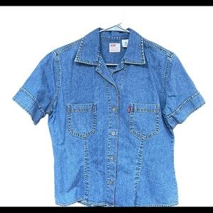 Vintage Levis fitted button up short sleeve denim